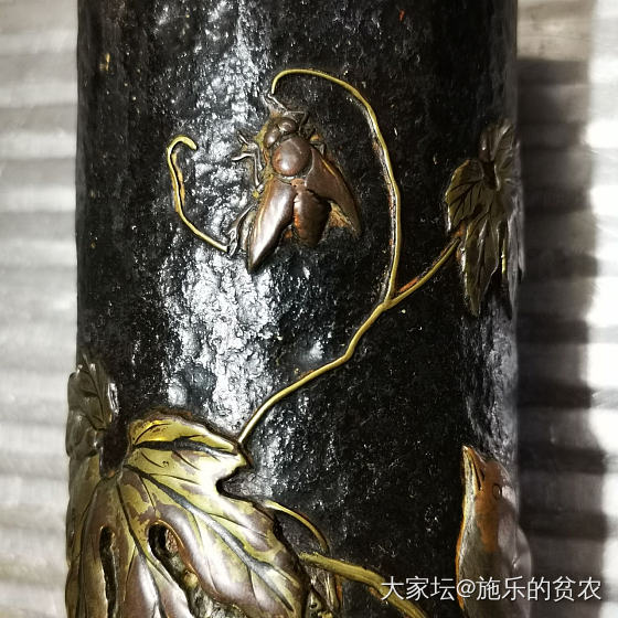 清早期，铸铁嵌金-铜鎏金朱耷写意葡萄花鸟笔筒_收藏