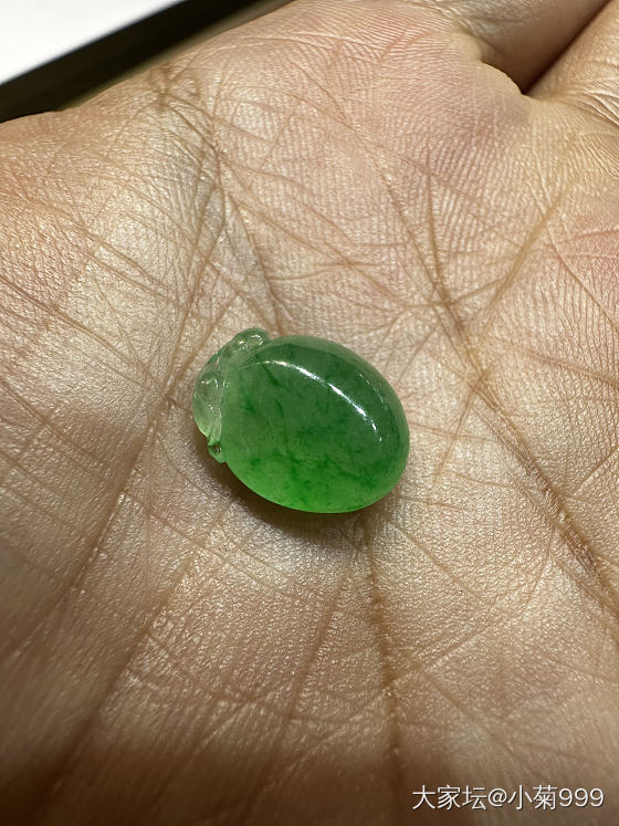 有个朋友喜欢给我5000，亲们这能值多少帮忙看看_翡翠