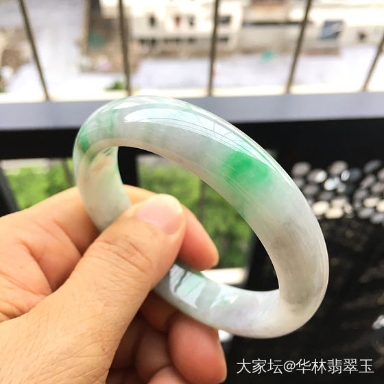 白底青阳绿正圈56MM_翡翠