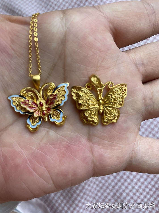 两只蝴蝶_金