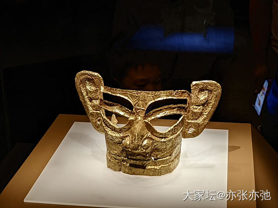 三星堆面具来北京了_博物馆