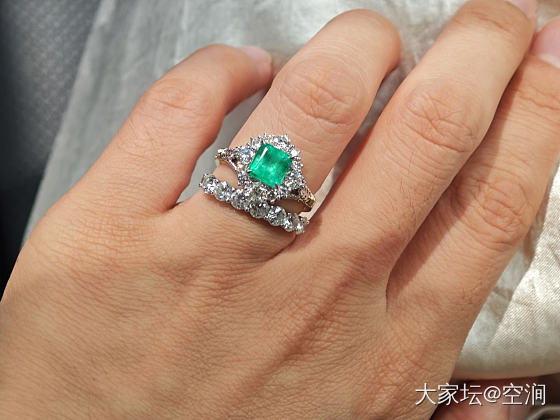 祖母绿是最不上镜的宝石木有之一了啪_名贵宝石金