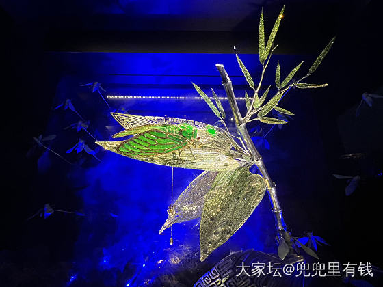 昨天去看了陈世英半世纪珠宝大展 真是闪瞎啊_展会