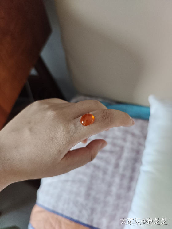 夏天适合多摸摸绿色的石头_彩色宝石