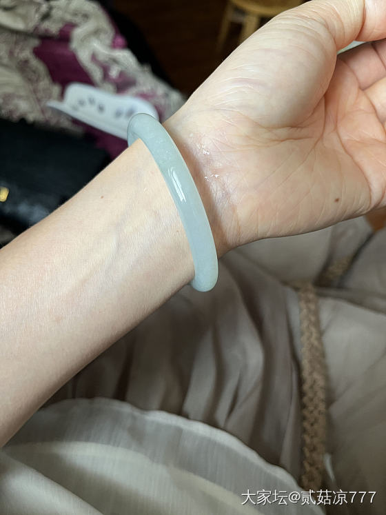帮忙看看这手镯值不值得留_手镯翡翠