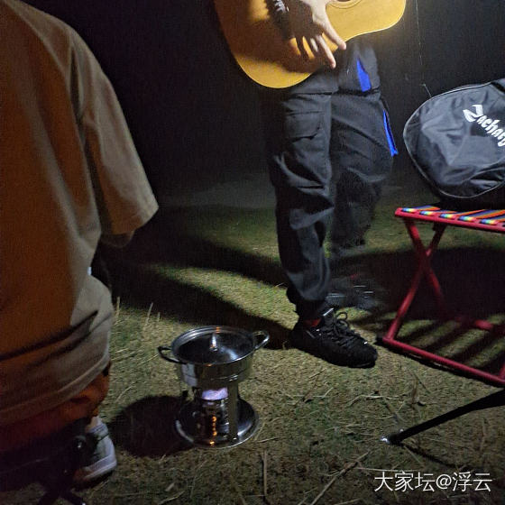 星期二那天一波人上山露营。

山上有几个营地，可租住各式帐篷露营房，也有民宿。双..._景色