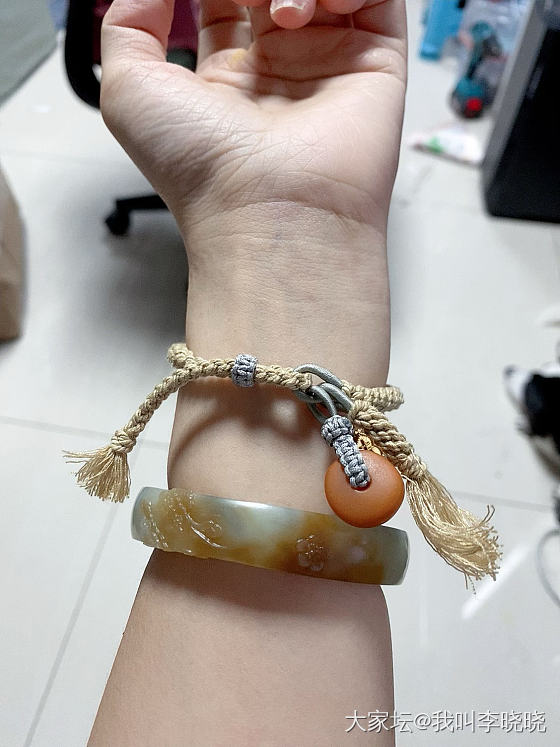不仅是手饰，更是一种情感寄托_手镯和田玉