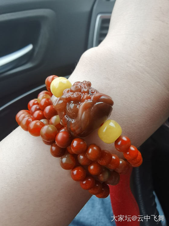 南红真的不同光线颜色不同啊_珠串南红玉髓玛瑙