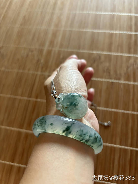 新欢与旧爱_手镯翡翠