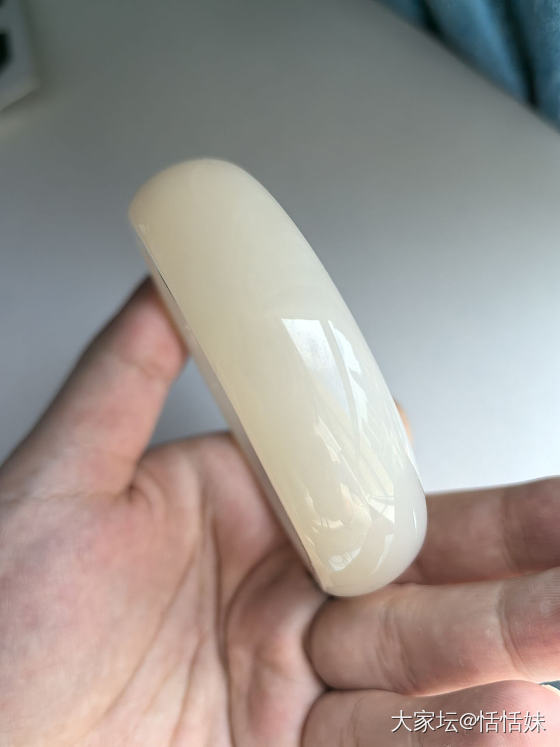 藕粉宽镯_和田玉