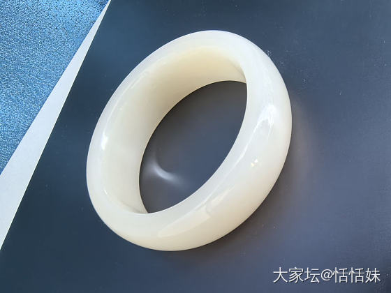 藕粉宽镯_和田玉