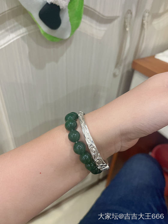想看姐妹们的碧玉叠戴搭配_搭配和田玉