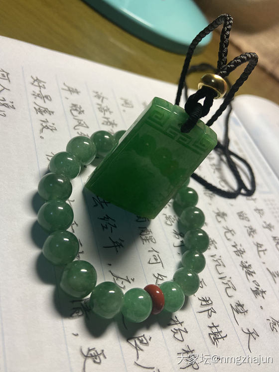 翡翠的魅力_翡翠