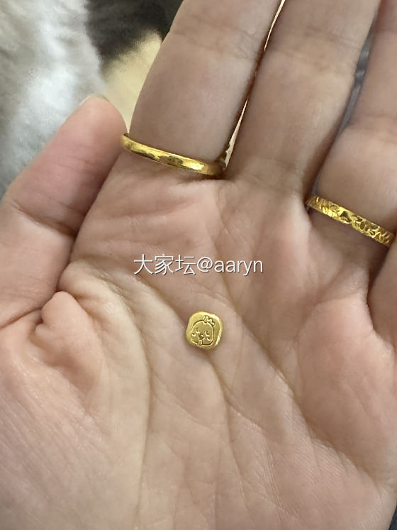收到两个小可爱 ks买的生肖金到了_金