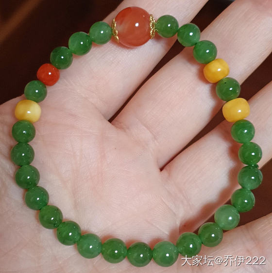 碧玉呀_碧玉珠串和田玉