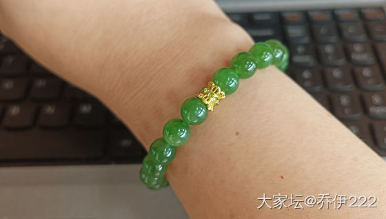 碧玉呀_碧玉珠串和田玉