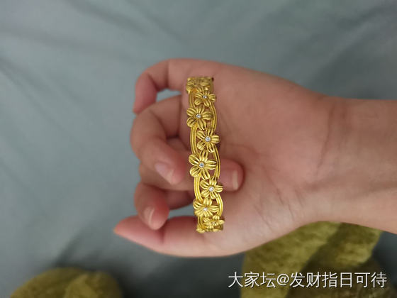 蛙蛙戴花冠_福利社手镯金