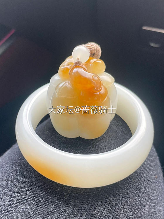 糖柿子和糖白轮胎镯_把玩件和田玉