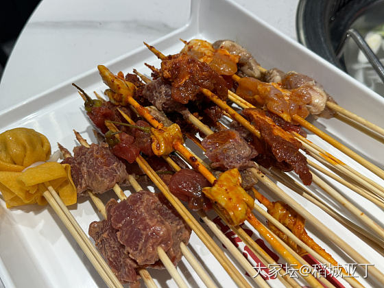晚上我弟请吃宏姐串串香，感觉味道还行，_美食生活