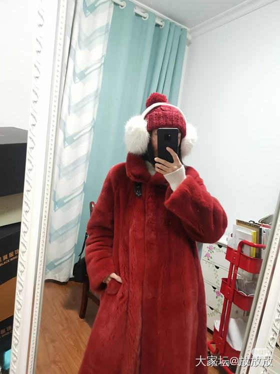 这个颜色三十多岁会不会很老气？_穿搭