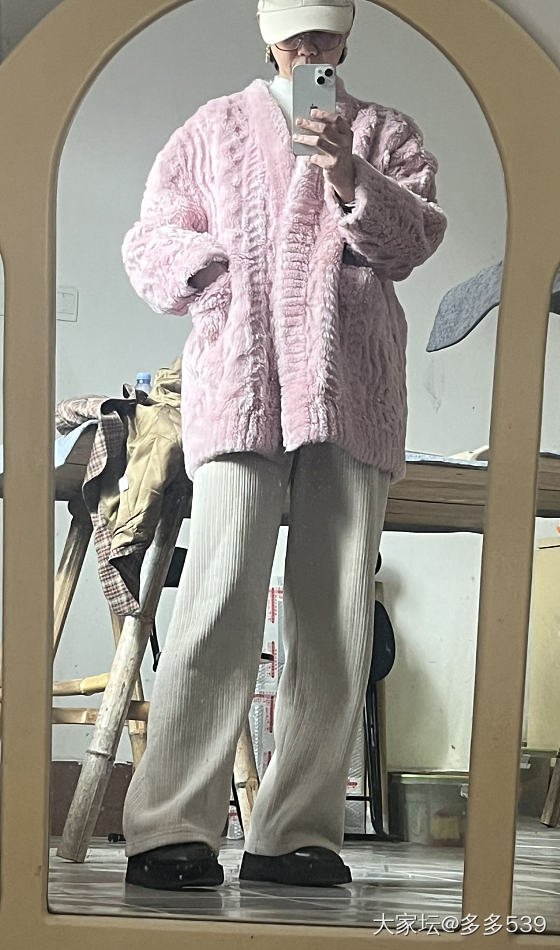今年是不是很流行这个颜色，反正我好喜欢_穿搭