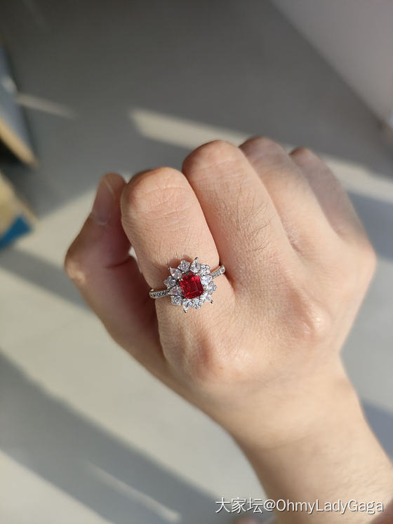 新年快乐_戒指彩色宝石
