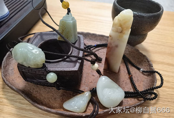 一盘小石籽儿_白玉和田玉
