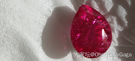 小宝石 包体多多_彩色宝石