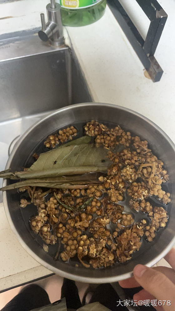 枇杷花加枇杷叶喝起来，赶走不舒服。_健康