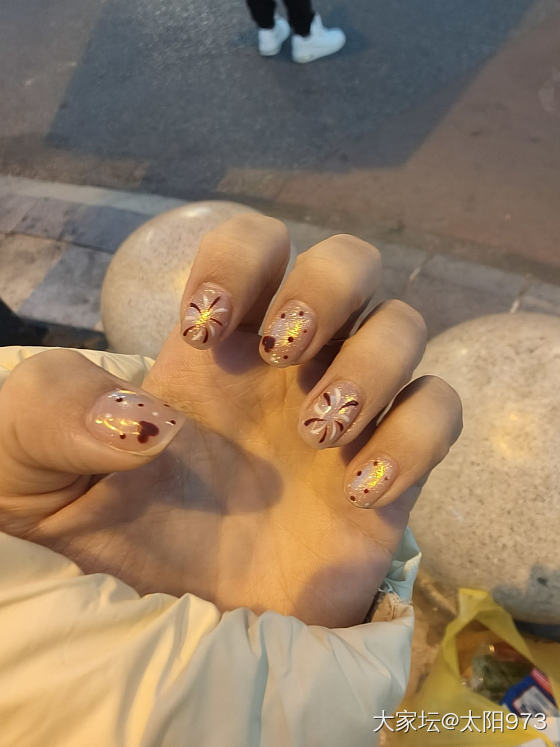 出来做个美甲，今日装备_闲聊