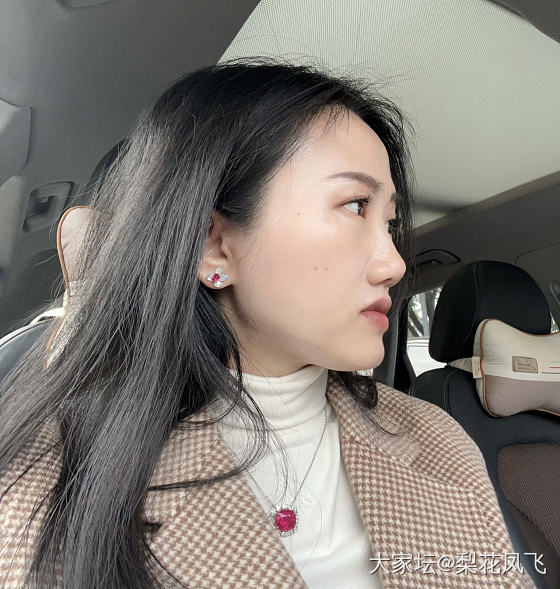 碧玺配绝地_彩色宝石