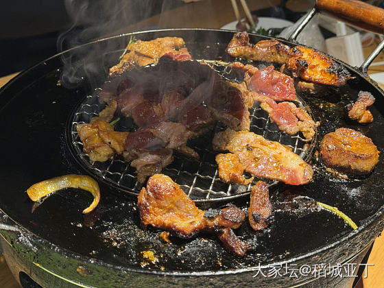 晚上亲戚请客去吃自助餐。去吃的的一头牛自助烤肉_美食生活