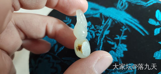 和田玉籽料葫芦(带原皮)_和田玉
