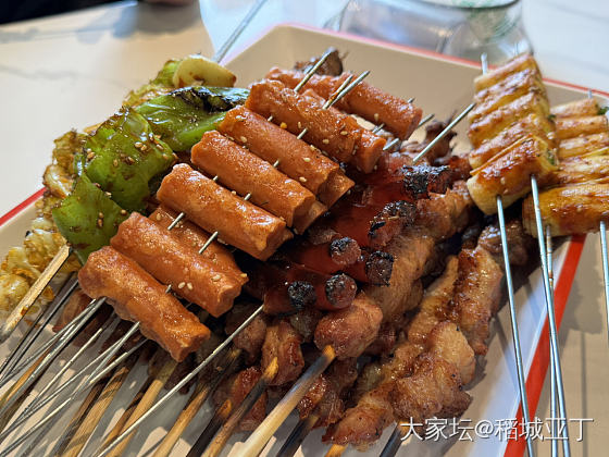 中午又造了顿烧烤。朋友过年回来，我想吃火锅，朋友想吃烧烤。最后去吃烧烤了。_美食生活