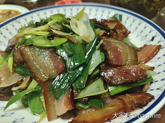 炒个腊肉，来碗米饭，明天上班_美食