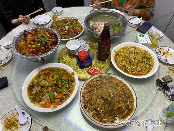 还是家乡舒服。菜码都比哈尔滨的餐馆要大，更实惠！_美食生活