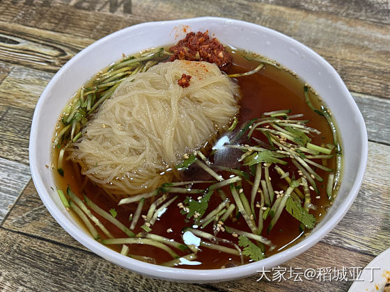 外面还是下雪天，也挡不住我馋冷面的热情。_美食生活