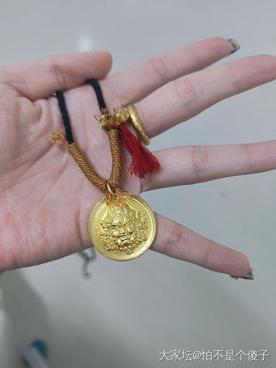 仙女们，你们的黄财神怎么编绳啊_金