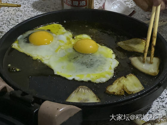 元宵节，晚上在亲戚家蹭了顿烤肉，喝了点小酒，美滋滋。_美食生活