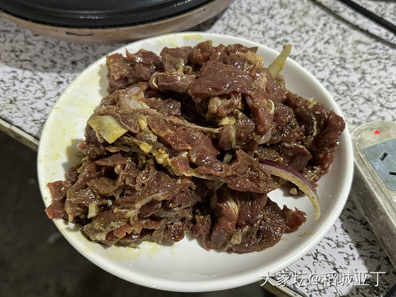 元宵节，晚上在亲戚家蹭了顿烤肉，喝了点小酒，美滋滋。_美食生活