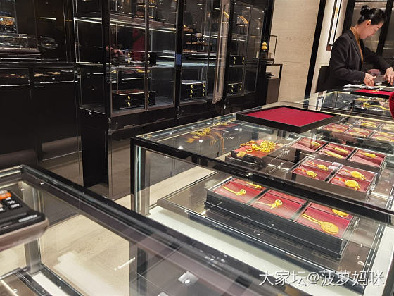 香港老铺黄金_金