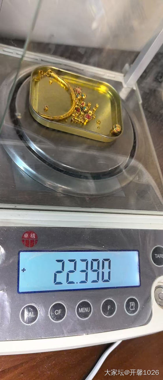 周生生老庙黄金老卢打金足金耳钉_金