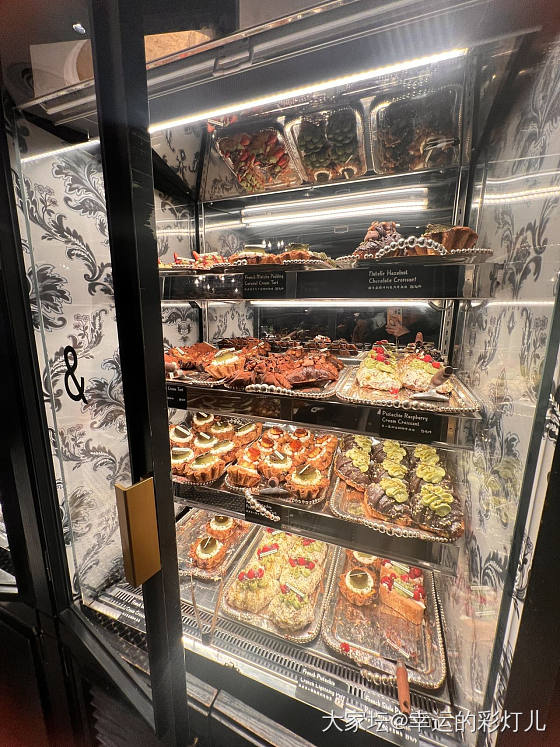 最近爱上了bc的巧克力碱水结…好担心体重_美食