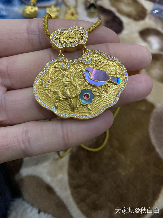 四个镶嵌的小动物。_吊坠金