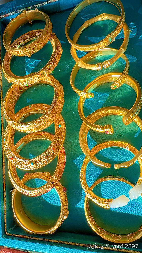 秀一下小金金