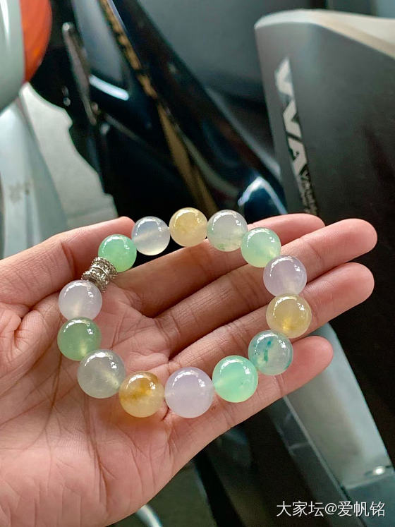 美美的多宝翡翠手串_珠串翡翠