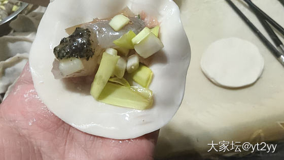 黑松露灌汤虾饺_美食