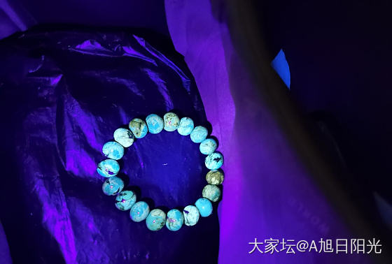 有人认识这是什么材质么？_琥珀珠串