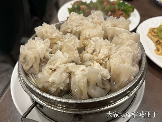 【庆增回民饭店】和朋友去吃清真菜，点了三个菜一份烧麦，花了140元。吃挺饱的。_美食生活