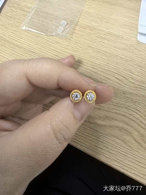 跟着坛友买的耳钉，戴着很舒服！_耳钉金